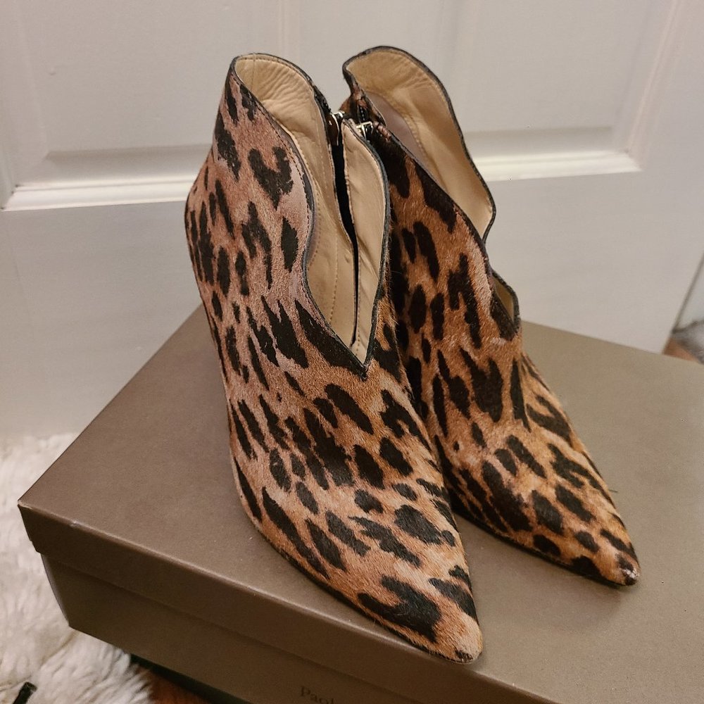 Vince Camuto Leopard Print bootie heels